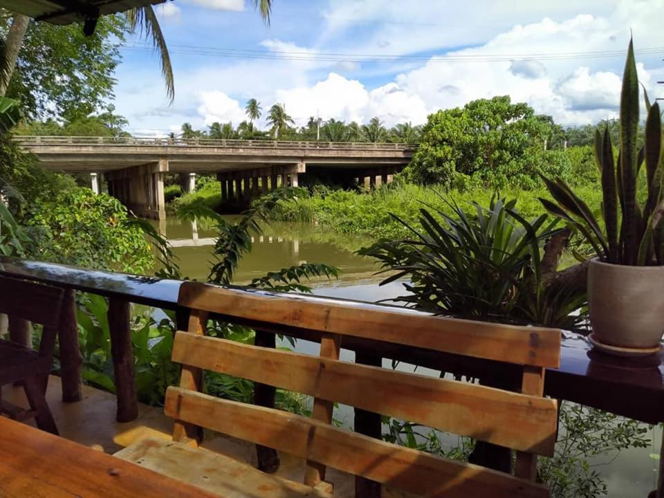 Suankafae Resort สวนกาแฟรีสอร์ท สุราษฎร์ธานี ภายนอก รูปภาพ